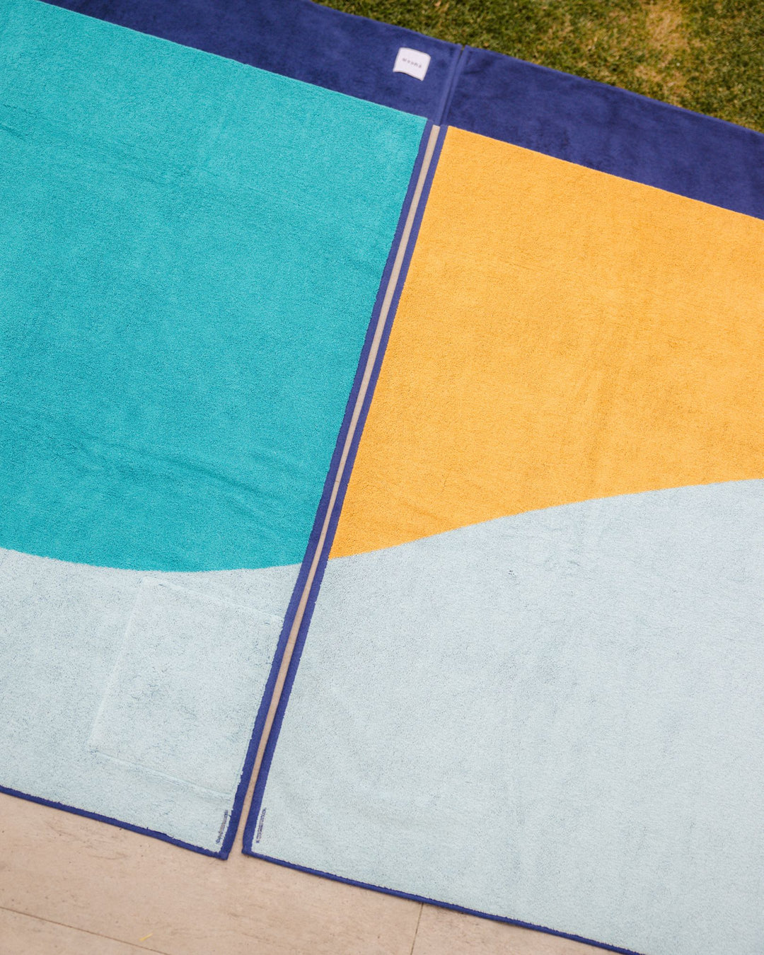 "DUNE" Organic cotton terry towel with pocket